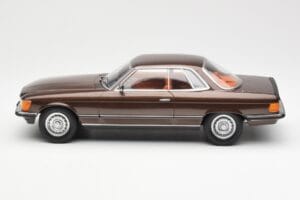 Mercedes 500 SLC C107 Braun KK-Scale 1:18 180851 Metall – Bild 3 von 6