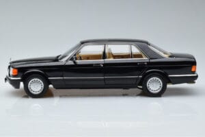 Mercedes 560 SEL W126 Schwarz Norev 1:18 183793 Metall – Bild 4 von 7