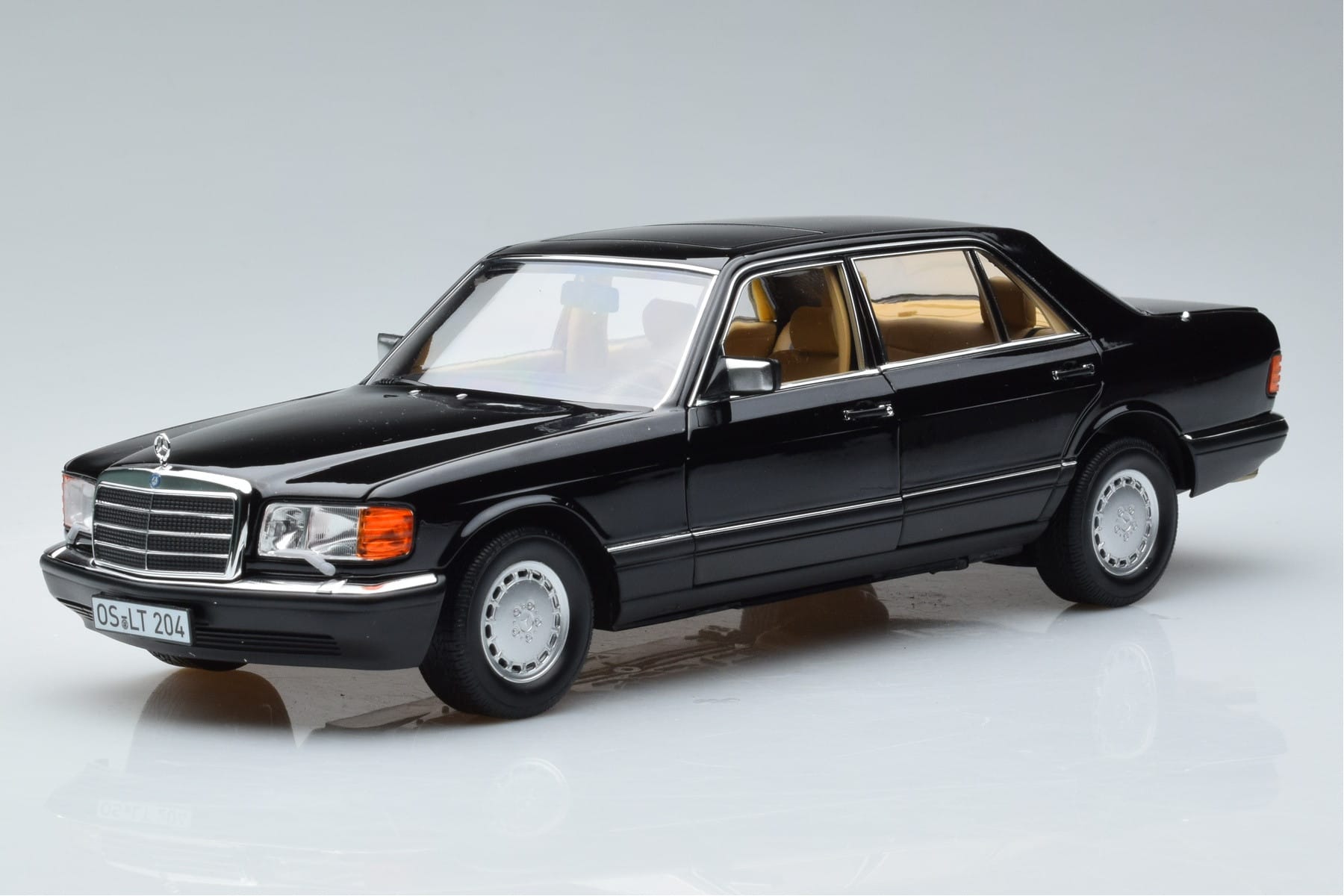 Mercedes 560 SEL W126 Schwarz Norev 1:18 183793 Metall