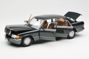 Mercedes 560 SEL W126 Night Grün Metallic Dealer Edition Norev 1:18 B66040626 Metall – Bild 2 von 8