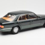 Mercedes 560 SEL W126 Night Grün Metallic Dealer Edition Norev 1:18 - image 3 of 8