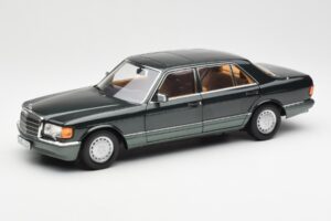 Mercedes 560 SEL W126 Night Grün Metallic Dealer Edition Norev 1:18