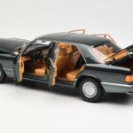 Mercedes 560 SEL W126 Night Grün Metallic Dealer Edition Norev 1:18 - image 5 of 8
