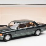 Mercedes 560 SEL W126 Night Grün Metallic Dealer Edition Norev 1:18 - image 8 of 8