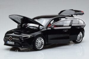 Mercedes A-Class W177 AMG Line Norev 1:18 183861 Metall – Bild 2 von 7