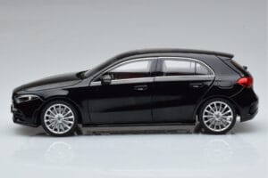 Mercedes A-Class W177 AMG Line Norev 1:18 183861 Metall – Bild 4 von 7