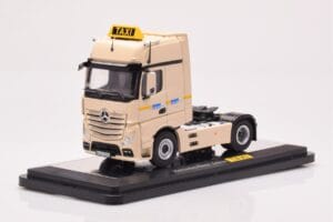 Mercedes Actros Gigaspace IAA 2012 Taxi NZG 1:50 MM0015 Metall – Bild 2 von 4