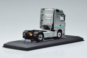 Mercedes Actros MP4 Racing Edition IXO 1:43 TR091 Metall – Bild 2 von 6