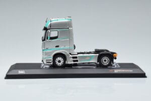 Mercedes Actros MP4 Racing Edition IXO 1:43 TR091 Metall – Bild 3 von 6