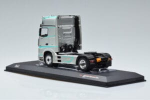 Mercedes Actros MP4 Racing Edition IXO 1:43 TR091 Metall – Bild 5 von 6
