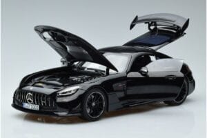 Mercedes AMG GT C190 Black Series Schwarz Norev 1:18 183900 Metall – Bild 2 von 7