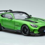 Mercedes AMG GT C190 Black Series Grün Hell Magno Limitierte Auflage Norev 1:18 183903 Metall - image 5 of 7