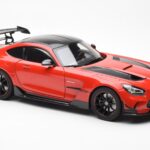 Mercedes AMG GT Black Series Rot Asia Exclusive Norev 1:18 - image 6 of 8