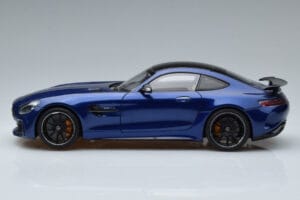 Mercedes AMG GT R C190 Brillantblau AUTOart 1:18 76334 Metall – Bild 4 von 7