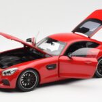 Mercedes AMG GT C190 Rot Norev 1:18 - image 2 of 8