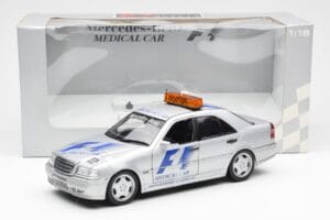Mercedes C-Class W202 AMG Medical Car F1 1997 UT Models 1:18 26106 Metall – Bild 6 von 6