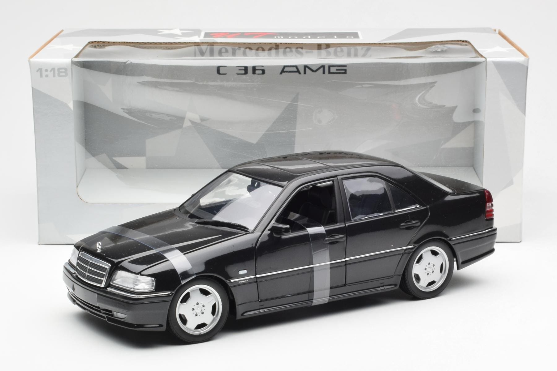 Mercedes C-Class W202 C36 AMG Schwarz Metallic UT Models 1:18 26102 Metall – Bild 6 von 6