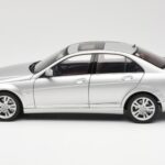 Mercedes C-Class W204 Avantgarde Silber AUTOart 1:18 - image 4 of 8