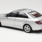 Mercedes C-Class W204 Avantgarde Silber AUTOart 1:18 - image 7 of 8