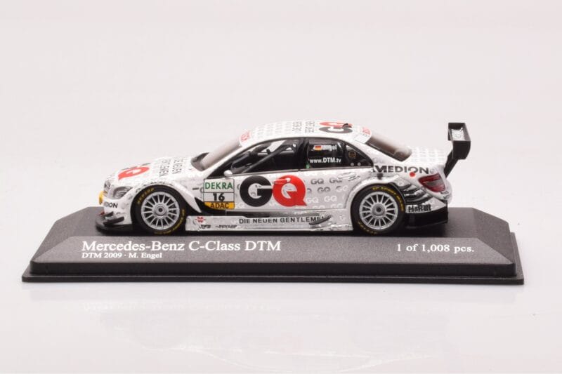 Mercedes C-Class W204 DTM GQ AMG Mercedes #16 Engels DTM 2009 Minichamps 1:43