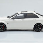 Mercedes C63 AMG W204 Weiss GT Spirit 1:18 - image 3 of 6