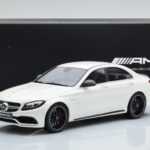Mercedes C63S AMG W205 Weiss GT Spirit 1:18 - image 6 of 6