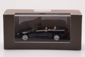 Mercedes CLK A209 Cabriolet Obsidian Schwarz Metallic Minichamps 1:43 B66961966 Metall – Bild 4 von 4