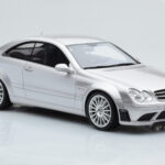 Mercedes CLK63 AMG C209 Coupe Silber Otto 1:18 - image 4 of 6