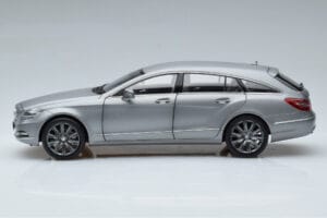 Mercedes CLS Shooting Brake X218 Alanite Grau Norev 1:18 B66960117 Metall – Bild 4 von 7