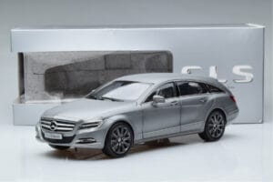Mercedes CLS Shooting Brake X218 Alanite Grau Norev 1:18 B66960117 Metall – Bild 7 von 7