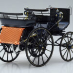 Mercedes Daimler Motorkutsche Dunkelblau Norev 1:18 - image 2 of 6