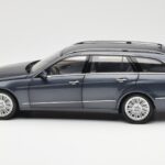 Mercedes E-Class S212 T-Modell Tenorit Grau Metallic Minichamps 1:18 - image 4 of 8