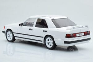 Mercedes E-Class W124 Tuning Weiss MCG 1:18 MCG18343 Metall – Bild 5 von 6