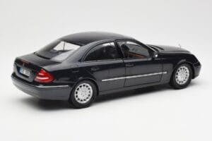 Mercedes E-Class W211 Blau Metallic Kyosho 1:18 B66962147 Metall – Bild 3 von 8
