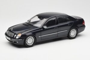 Mercedes E-Class W211 Blau Metallic Kyosho 1:18