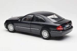 Mercedes E-Class W211 Blau Metallic Kyosho 1:18 B66962147 Metall – Bild 7 von 8