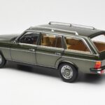 Mercedes 230T W123 T-Modell Grün Metallic Norev 1:18 - image 7 of 8