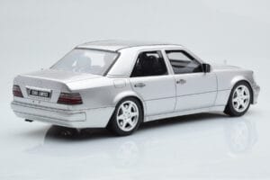 Mercedes E500 W124 Silber Otto 1:18 OT623 Resin – Bild 2 von 6