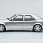 Mercedes E500 W124 Silber Otto 1:18 - image 3 of 6