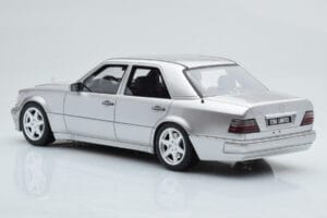 Mercedes E500 W124 Silber Otto 1:18 OT623 Resin – Bild 5 von 6