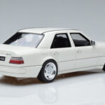 Mercedes E60 AMG W124 Weiss Otto 1:18 - image 2 of 6