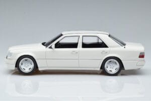 Mercedes E60 AMG W124 Weiss Otto 1:18 B66040640 Resin – Bild 3 von 6