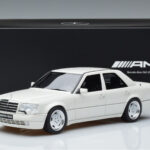 Mercedes E60 AMG W124 Weiss Otto 1:18 - image 6 of 6
