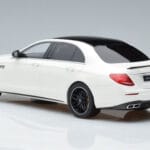 Mercedes AMG E63 S W213 Weiss GT Spirit 1:18 - image 5 of 6