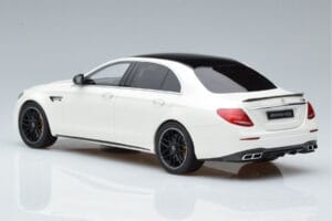 Mercedes AMG E63 S W213 Weiss GT Spirit 1:18 B66965711 Resin – Bild 5 von 6