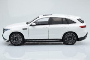 Mercedes EQC 400 Diamond Weiss NZG 1:18 B66963756 Metall – Bild 4 von 8