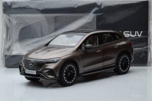 Mercedes EQE SUV X294 AMG Line Velvet Braun NZG 1:18 B66960836 Metall – Bild 8 von 8