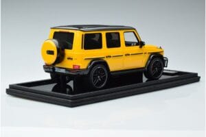 Mercedes AMG G63 W463 Gelb MotorHelix 1:18 MH018-Y Resin – Bild 2 von 7