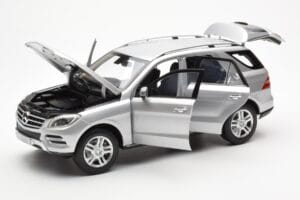 Mercedes M-Class W166 Iridium Silber Metallic Minichamps 1:18 B66960064 Metall – Bild 2 von 8