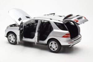 Mercedes M-Class W166 Iridium Silber Metallic Minichamps 1:18 B66960064 Metall – Bild 5 von 8
